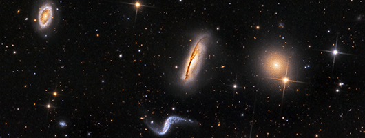Grupo compacto de galáxias Hickson nº 44, no Leão (Russell Croman).